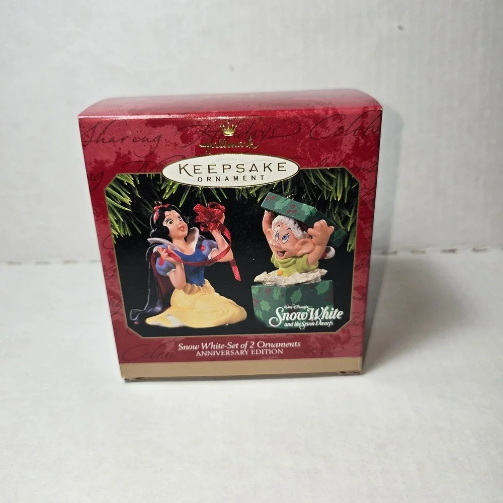 Hallmark Keepsake Snow White Set of 2 Anniversary Edition Ornaments & Dopey!‎